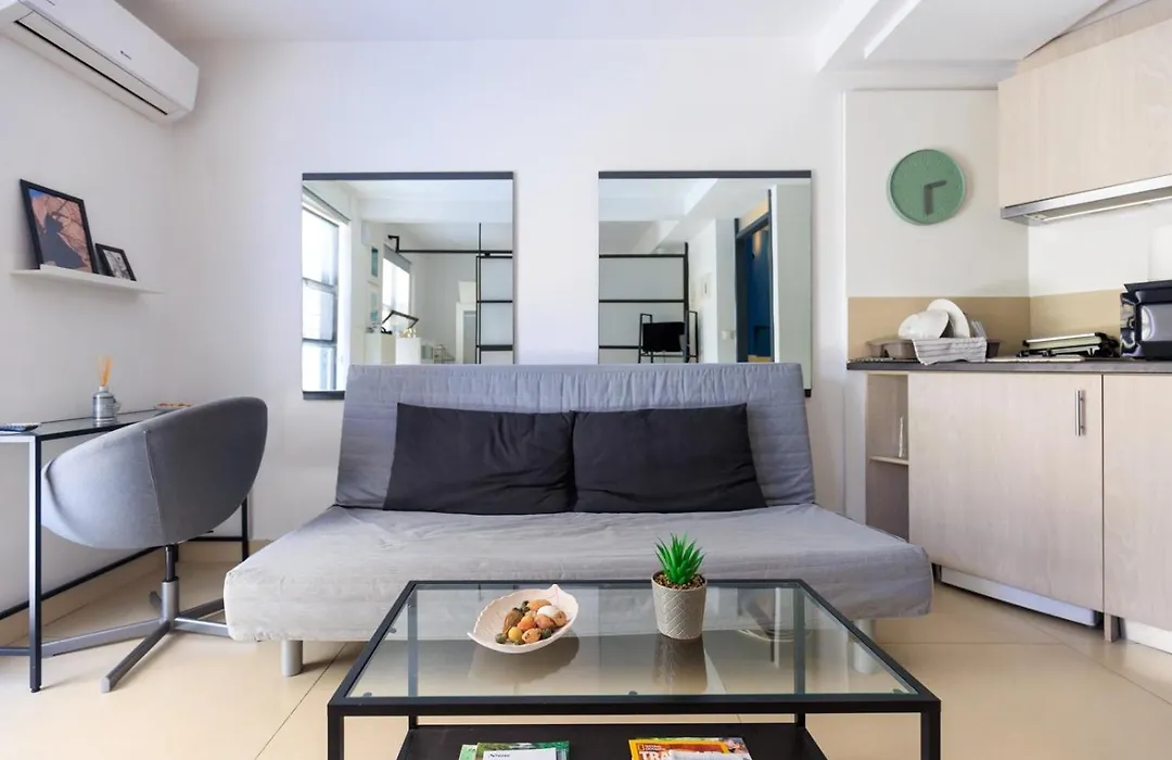 Aiolos Glyfada Centre Apartment 3-1